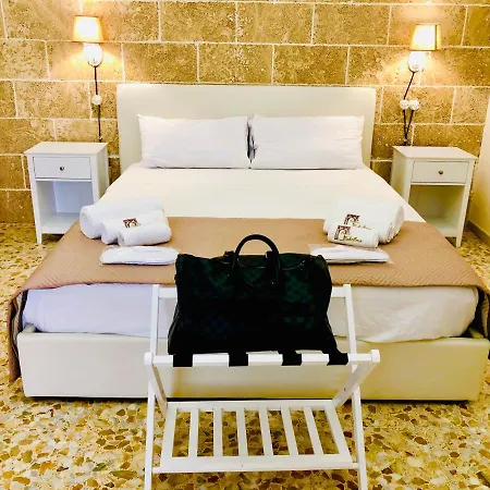 Alojamento de Acomodação e Pequeno-almoço Corte Gabellone - Dimora Storica 4*