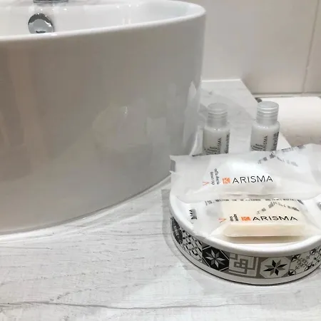 Alojamento de Acomodação e Pequeno-almoço Corte Gabellone - Dimora Storica 4*